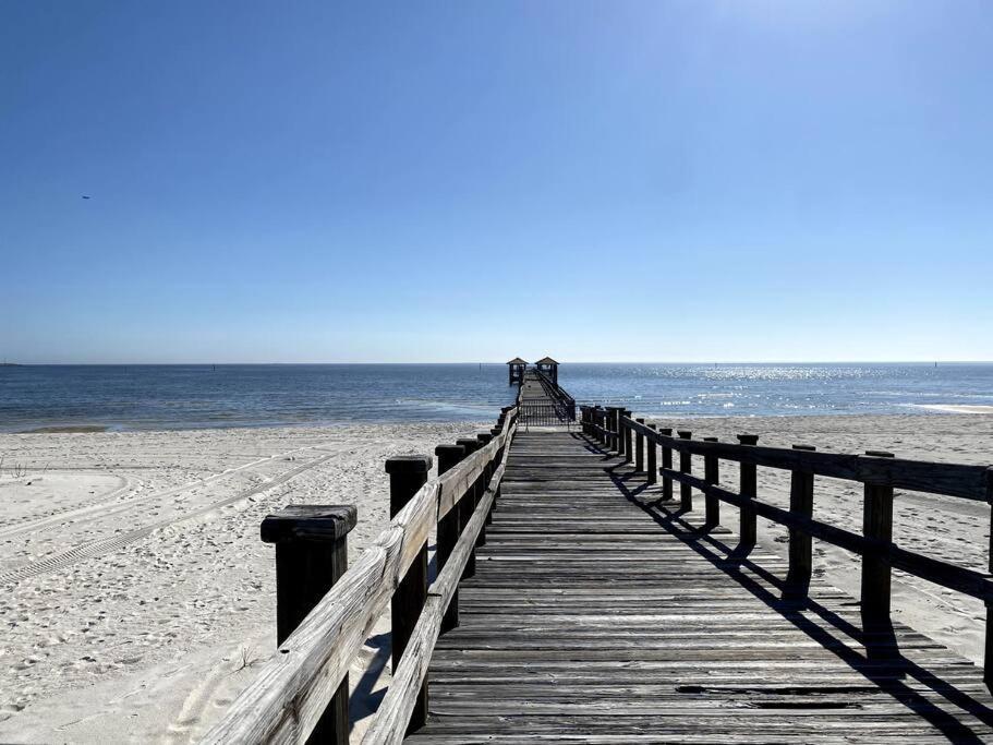 White Sand Getaway Steps From Beach Gulfport Exterior foto